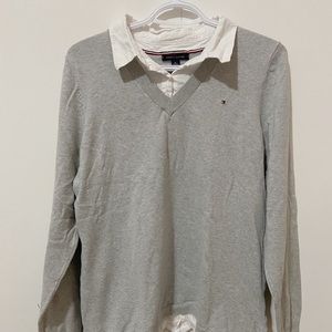 TOMMY HILFIGER LIGHT GREY V-NECK LONG SLEEVE WITH LAYERED WHITE COLLAR T…